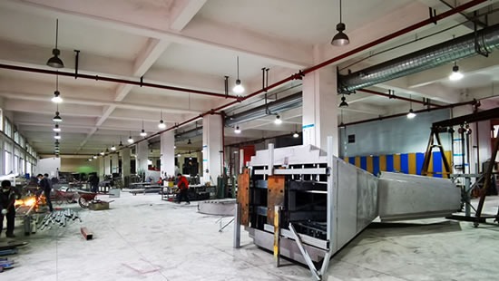 巨匠聯(lián)合標(biāo)識(shí)，公司擁有現(xiàn)代化廠(chǎng)房面積近1萬(wàn)平方米