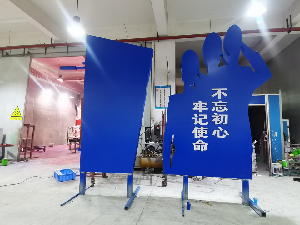 廣告標(biāo)識(shí)設(shè)計(jì)尺寸的原則——【巨匠標(biāo)識(shí)，標(biāo)識(shí)制作廠家】