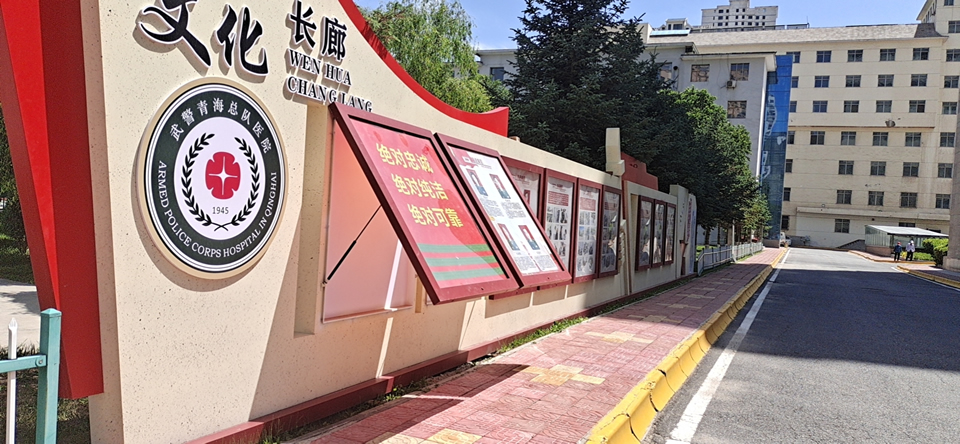 上墻宣傳欄框架設(shè)計(jì)有哪些風(fēng)格特點(diǎn)？——【巨匠標(biāo)識(shí)，標(biāo)識(shí)制作廠家】